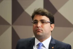 Sala secreta e máquina de contar dinheiro entram na mira da PF