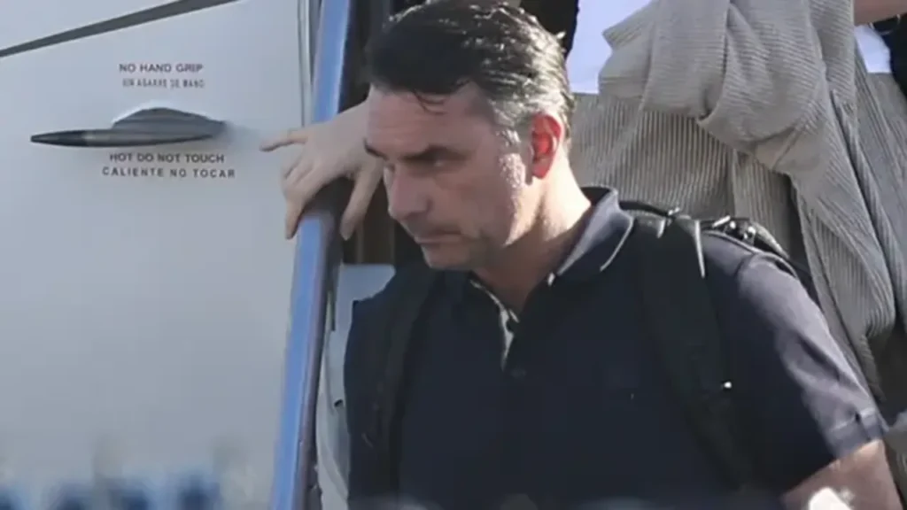 Flávio Bolsonaro promete liderar oposição dos EUA 5 Flávio Bolsonaro promete liderar oposição dos EUA