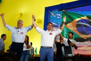 Caiado declara apoio a Flávio no segundo turno