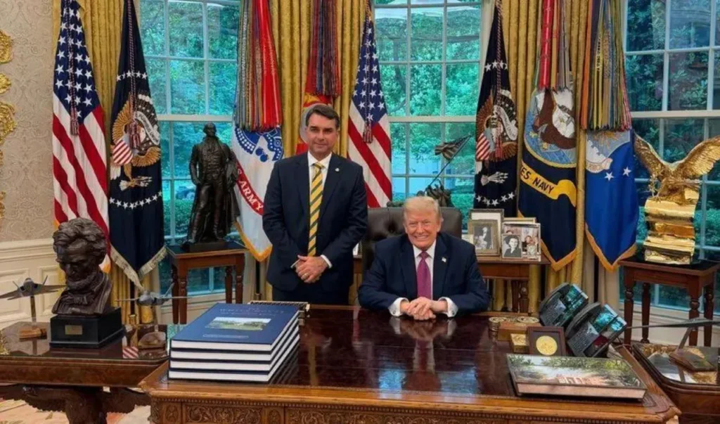 Trump autoriza entrada de Flávio Bolsonaro nos EUA 6 Trump autoriza entrada de Flávio Bolsonaro nos EUA