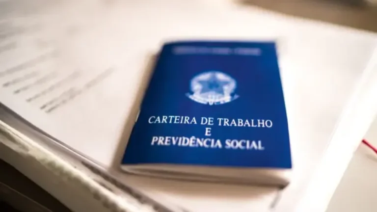 Economia perde força, mas mercado de trabalho continua aquecido