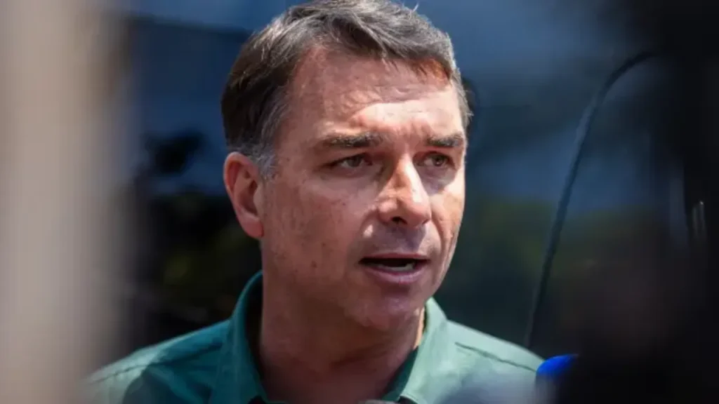 Flávio Bolsonaro impõe condições para abrir seus sigilos 8 Flávio Bolsonaro impõe condições para abrir seus sigilos