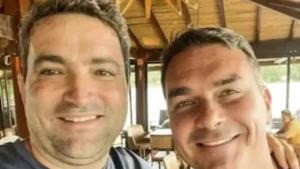 PF investiga R$ 130 milhões ligados a advogado próximo de Flávio