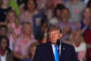 Trump causa revolta ao citar ataque a cidades da Califórnia