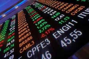 Bolsa sobe com petróleo em alta