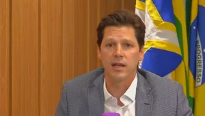 Daniel cobra investimentos de Lula
