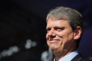 Tarcísio defende união da direita no 1º turno