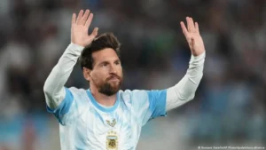 Messi se emociona antes da despedida da Argentina