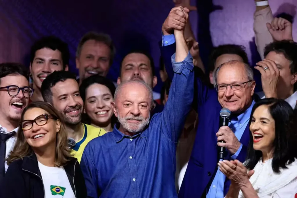 Ações brasileiras despencam em Nova York após vitória de Lula 8 Ações brasileiras despencam em Nova York após vitória de Lula