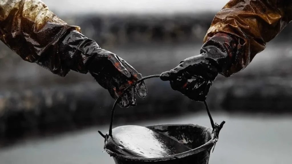 Petróleo sobe em meio ao impasse entre EUA e Irã 8 Petróleo sobe em meio ao impasse entre EUA e Irã